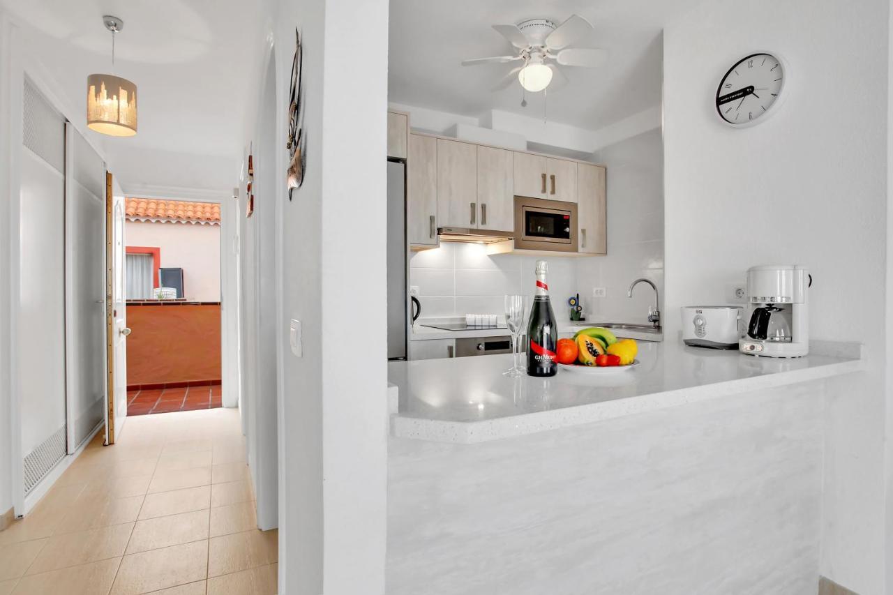Top Floor, Sea View, Huge Terrace, Heated Pool, Garage Los Cristianos  Extérieur photo